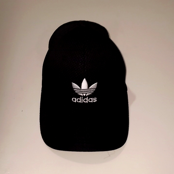 Adidas cap - Picture 1 of 2